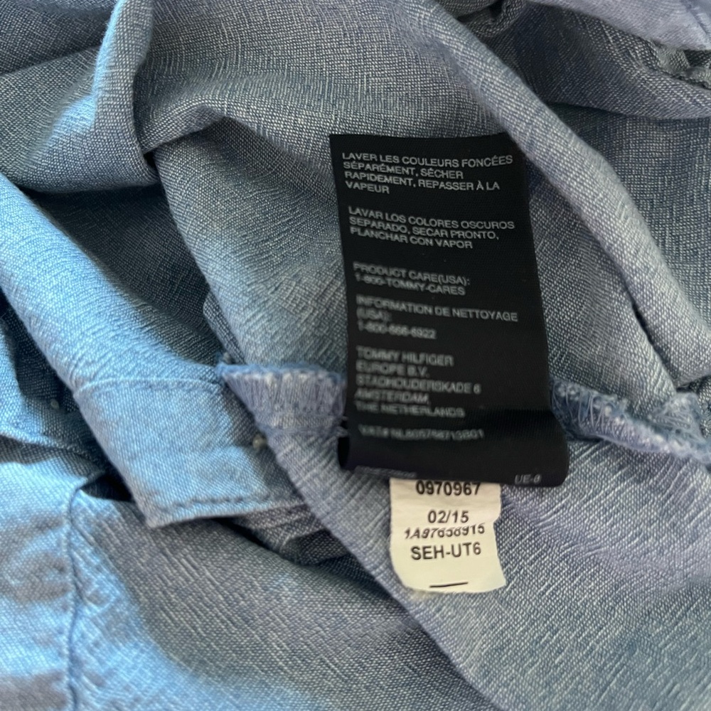 Tommy Hilfiger Vintage Light Blue Casual Button-Down Shirt With Pockets - Picture 3 of 10